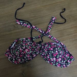 🍒 4/$30  Printed halter / bandeau bikini